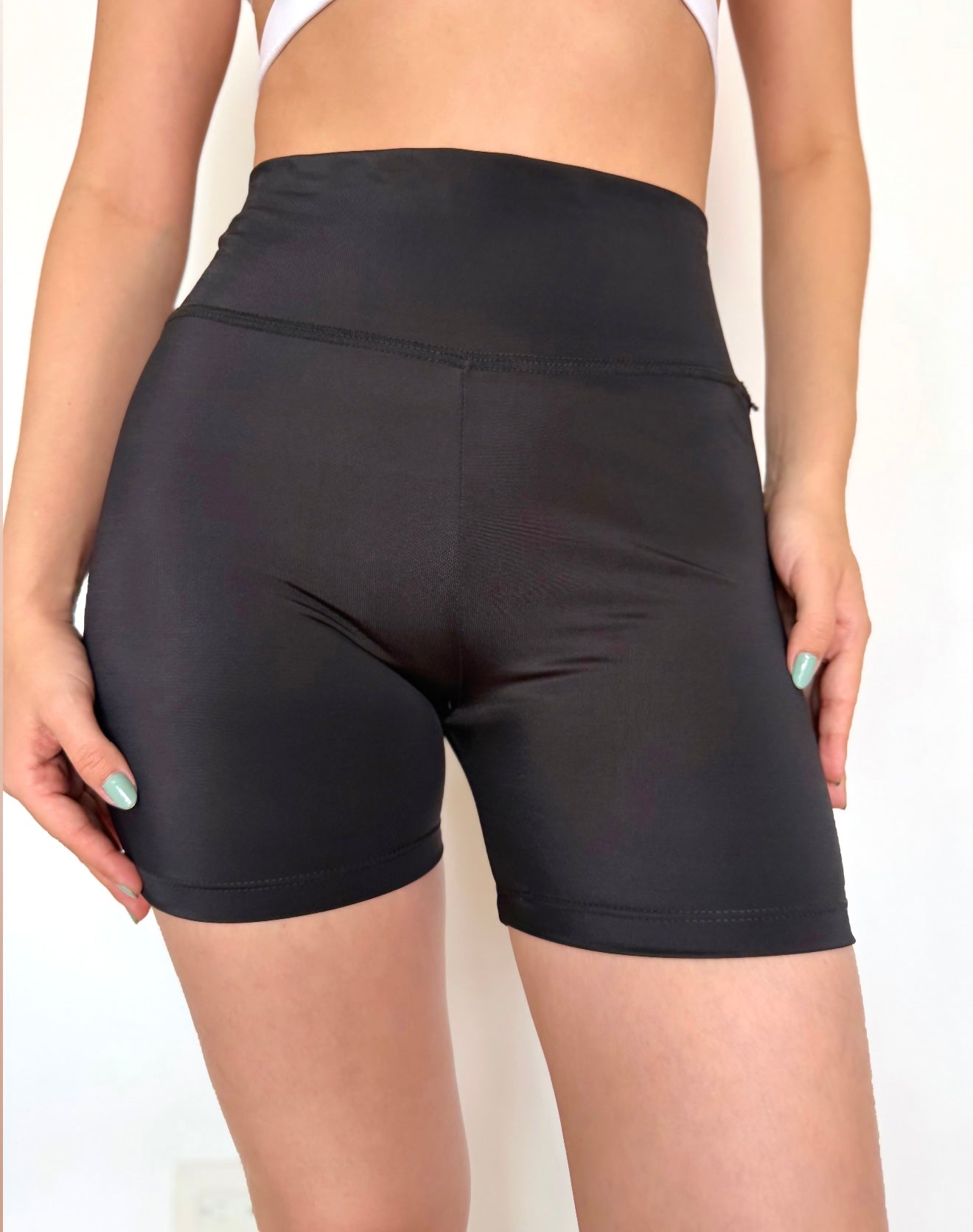 Short deportivo Esencial - Tela premium